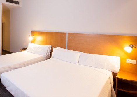 Doble + supletoria Hotel Porta de Gallecs en Mollet del Vallés Doble + supletoria Hotel Porta de Gallecs en Mollet del Vallés