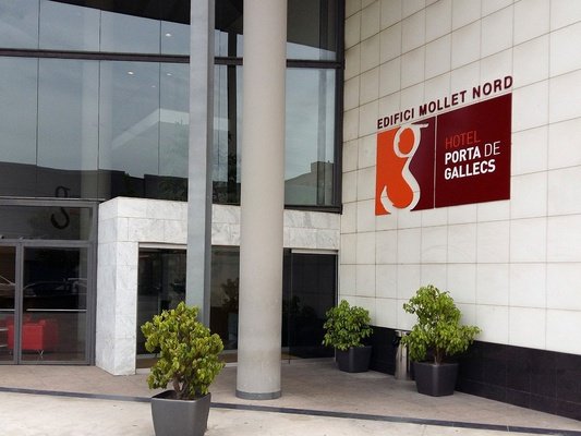 Entrada Hotel Porta de Gallecs en Mollet del Vallés Entrada Hotel Porta de Gallecs en Mollet del Vallés