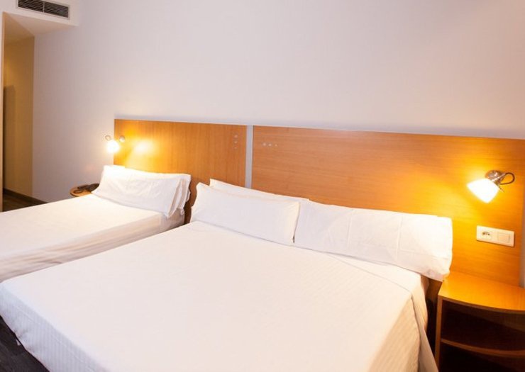Doble + supletoria Hotel Porta de Gallecs Mollet del Vallés Doble + supletoria Hotel Porta de Gallecs Mollet del Vallés