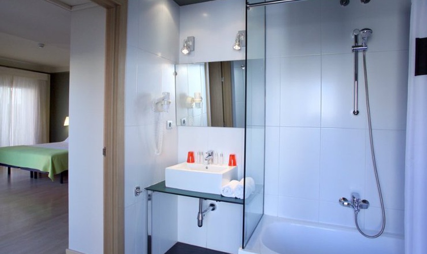 Habitación triple Hotel Ciutat Barcelona Habitación triple Hotel Ciutat Barcelona