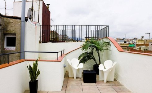 TERRAZA SOLÁRIUM Apartaments Ciutat Vella en Barcelona TERRAZA SOLÁRIUM Apartaments Ciutat Vella en Barcelona
