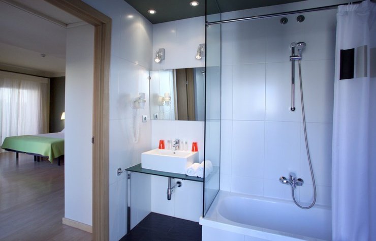 Habitación triple Hotel Ciutat Barcelona Barcelona Habitación triple Hotel Ciutat Barcelona Barcelona