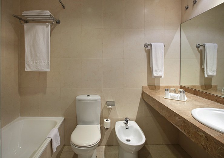 Doble hotel porta de gallecs mollet del vallés Doble hotel porta de gallecs mollet del vallés