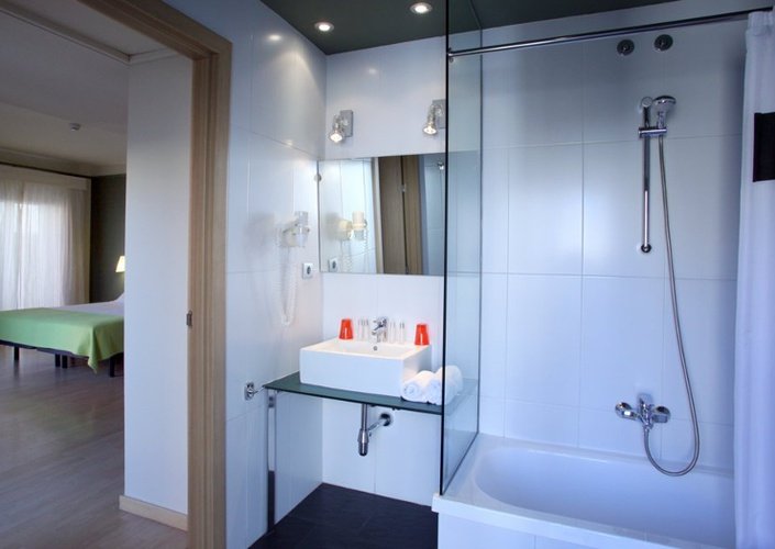 Habitación triple Hotel Ciutat Barcelona Habitación triple Hotel Ciutat Barcelona