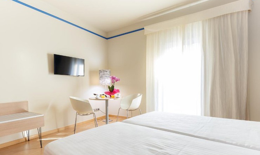 Habitación twin Hotel Ciutat Barcelona Habitación twin Hotel Ciutat Barcelona
