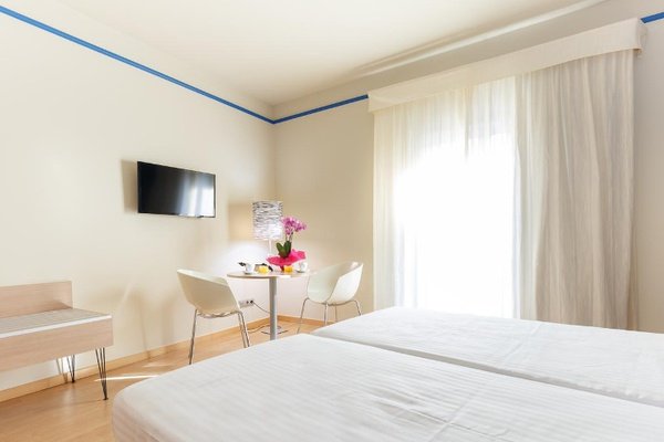 Habitación twin Hotel Ciutat Barcelona en Barcelona