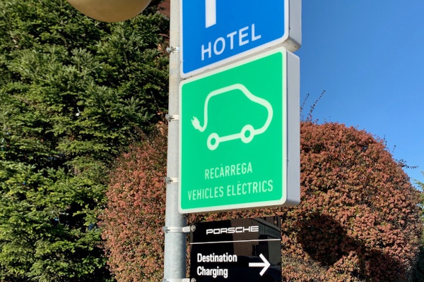 Carga coche eléctrico Hotel Ciutat de Granollers Carga coche eléctrico Hotel Ciutat de Granollers