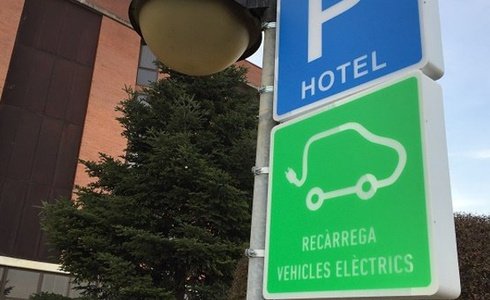 CARGA COCHE ELÉCTRICO Hotel Ciutat de Granollers en Granollers CARGA COCHE ELÉCTRICO Hotel Ciutat de Granollers en Granollers