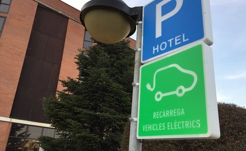 CARGA COCHE ELÉCTRICO Hotel Ciutat de Granollers en Granollers CARGA COCHE ELÉCTRICO Hotel Ciutat de Granollers en Granollers