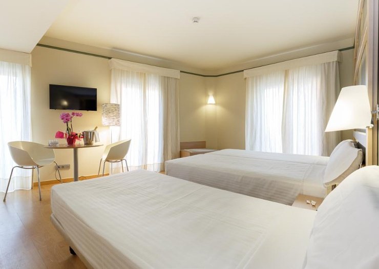 Habitación triple Hotel Ciutat Barcelona Barcelona Habitación triple Hotel Ciutat Barcelona Barcelona